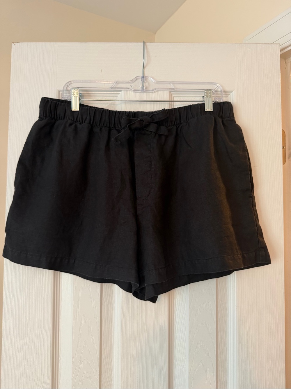 Everlane Black Linen Drawstring Shorts